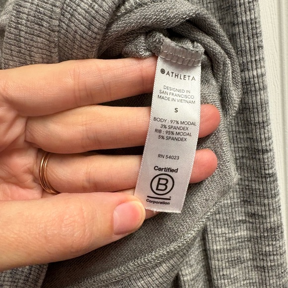 Athleta Studio Barre Modal Off-The-Shoulder Sweatshirt Size Small - Picture 4 of 4
